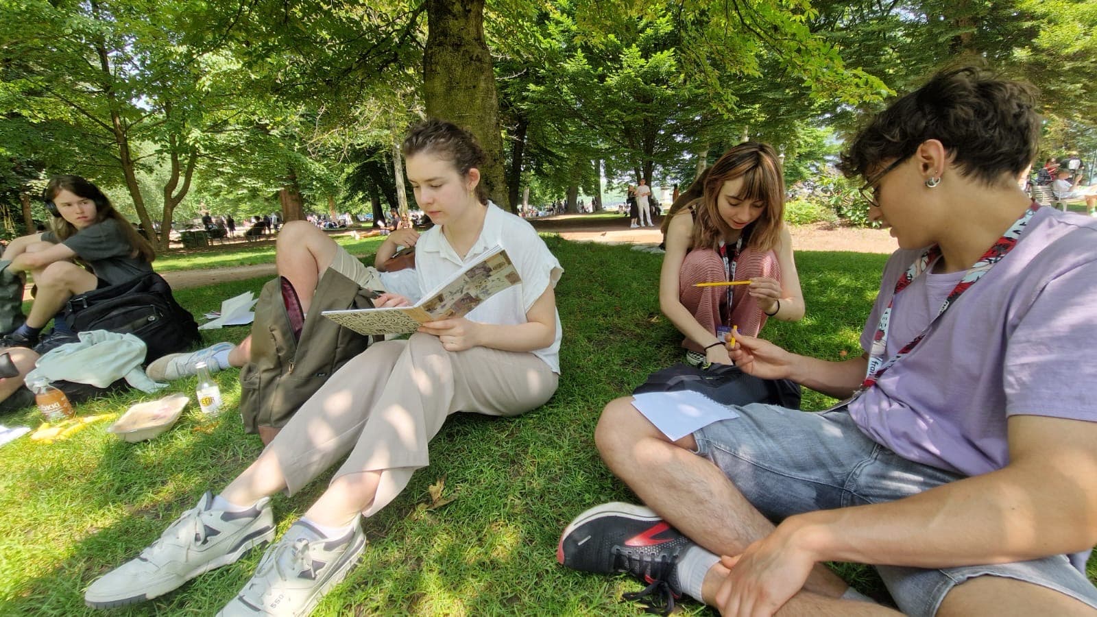 Étudiants CANVAS en atelier extérieur