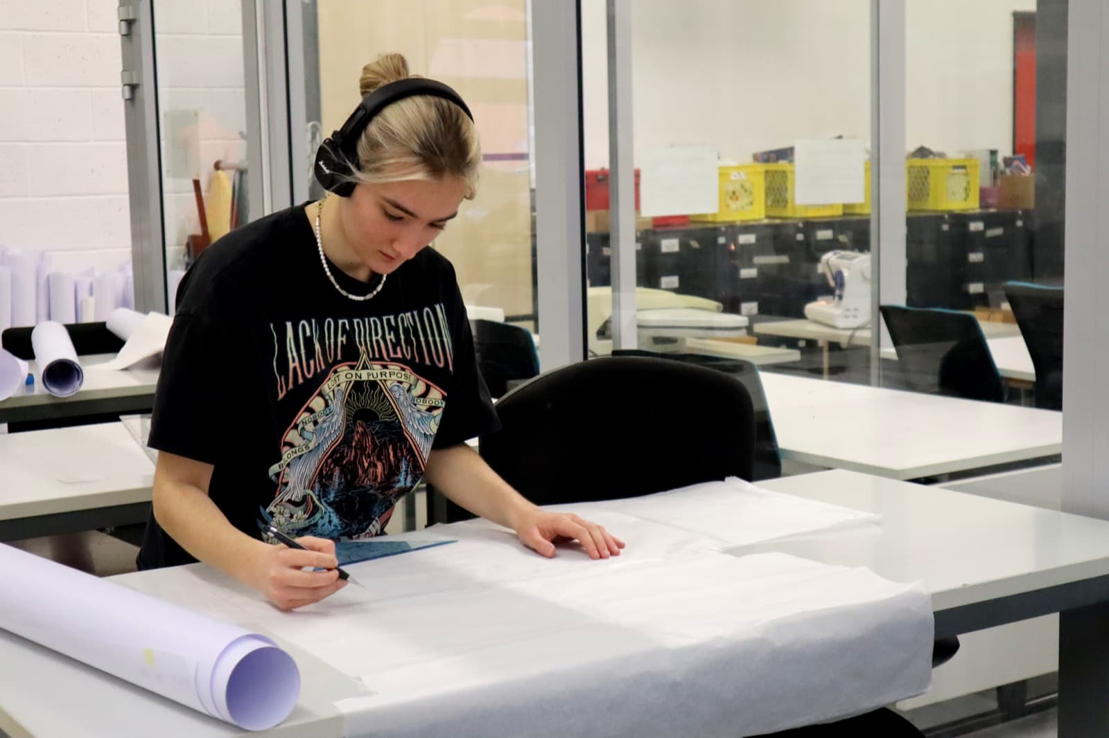 Étudiante CANVAS au travail en atelier